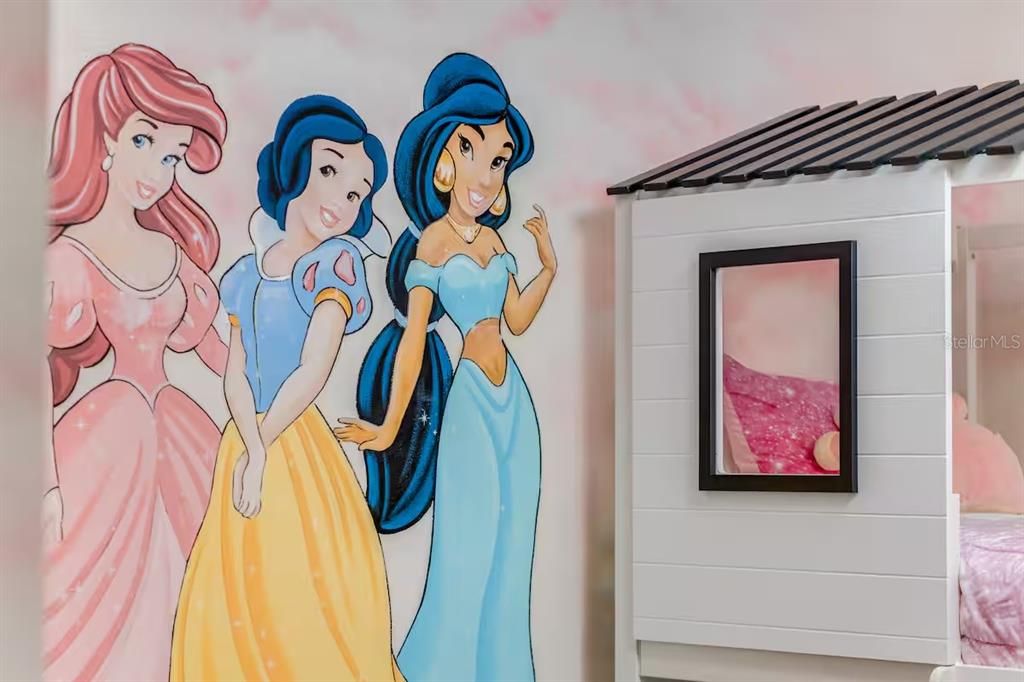 待售: $639,000 (7 贝兹, 6 浴室, 3533 平方英尺)