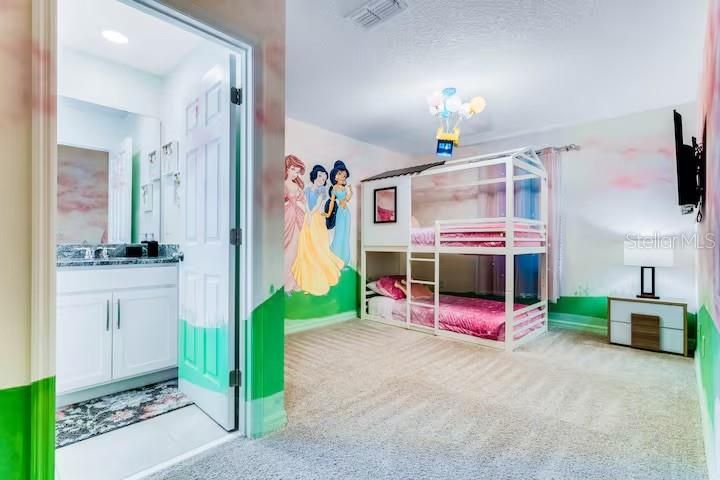 待售: $639,000 (7 贝兹, 6 浴室, 3533 平方英尺)