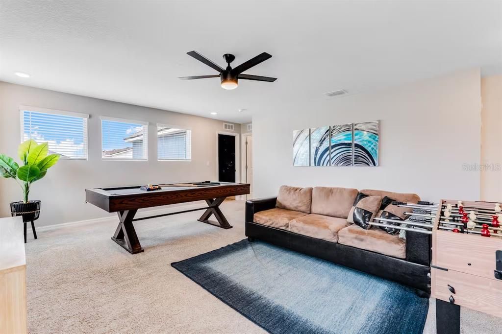 待售: $639,000 (7 贝兹, 6 浴室, 3533 平方英尺)