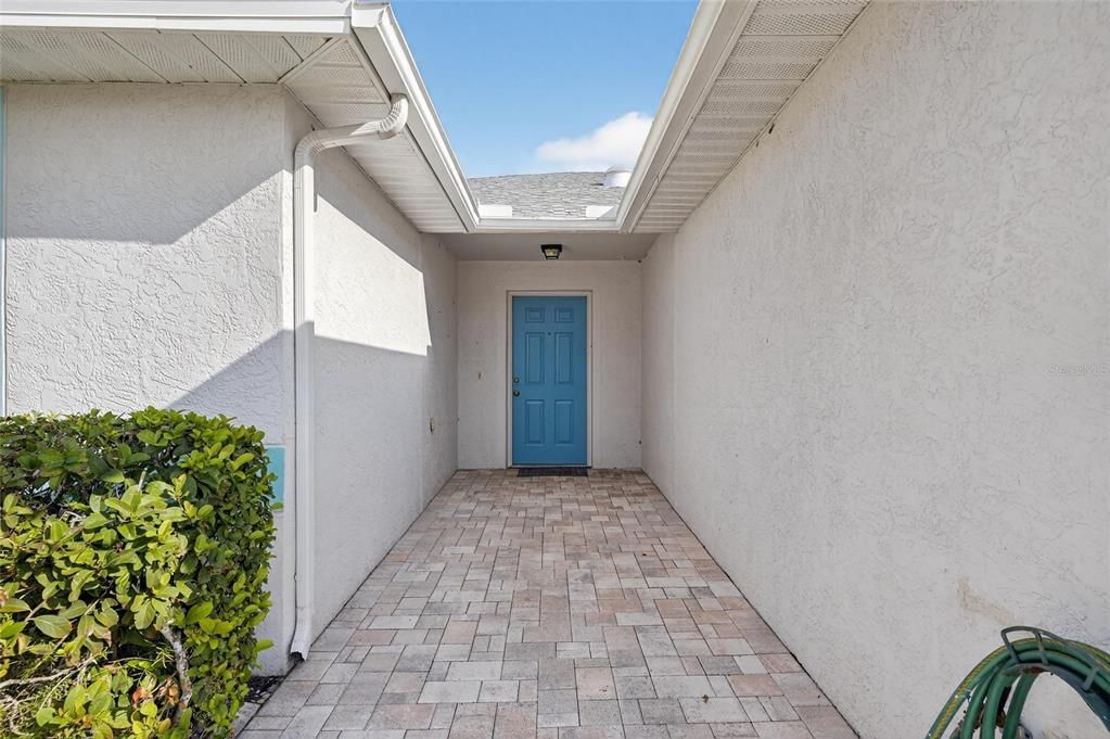 待售: $279,900 (2 贝兹, 2 浴室, 1330 平方英尺)