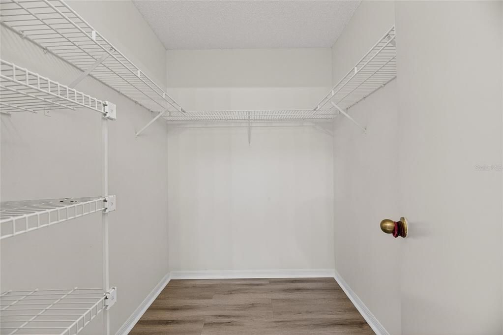 待售: $279,900 (2 贝兹, 2 浴室, 1330 平方英尺)