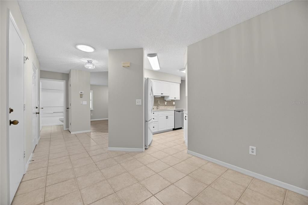 待售: $279,900 (2 贝兹, 2 浴室, 1330 平方英尺)