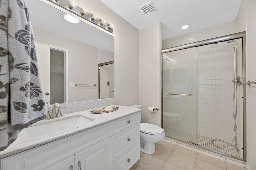 待售: $279,900 (2 贝兹, 2 浴室, 1330 平方英尺)