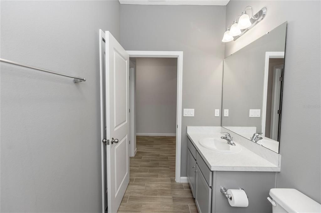 For Sale: $359,000 (4 beds, 2 baths, 1959 Square Feet)