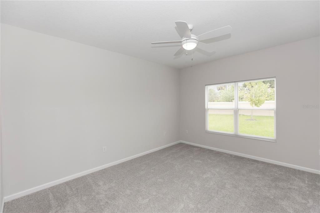 For Sale: $359,000 (4 beds, 2 baths, 1959 Square Feet)