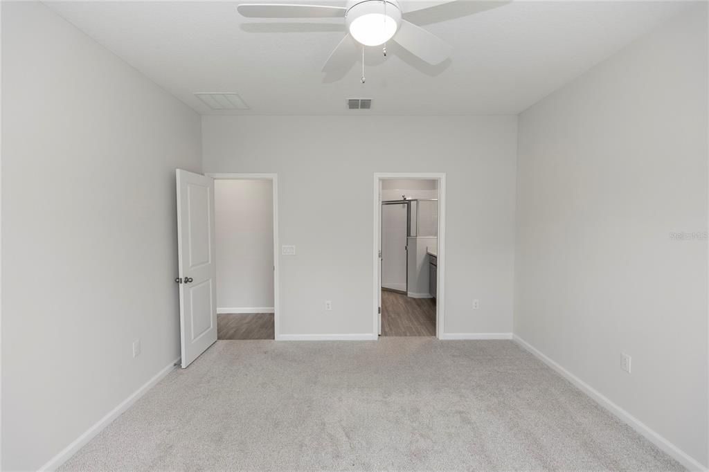 For Sale: $359,000 (4 beds, 2 baths, 1959 Square Feet)