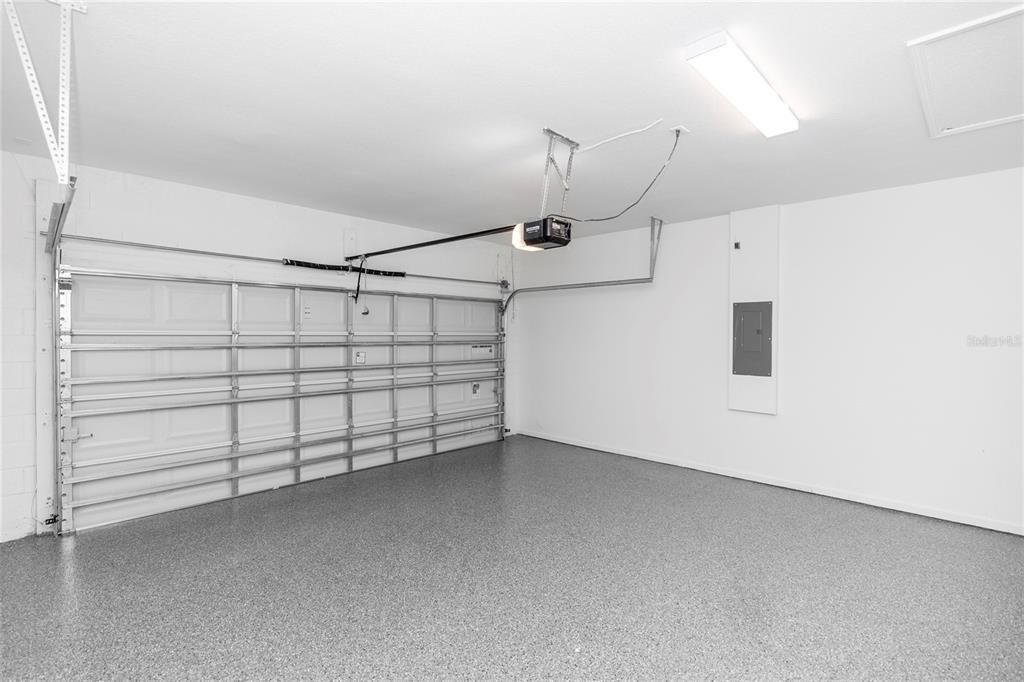 For Sale: $359,000 (4 beds, 2 baths, 1959 Square Feet)