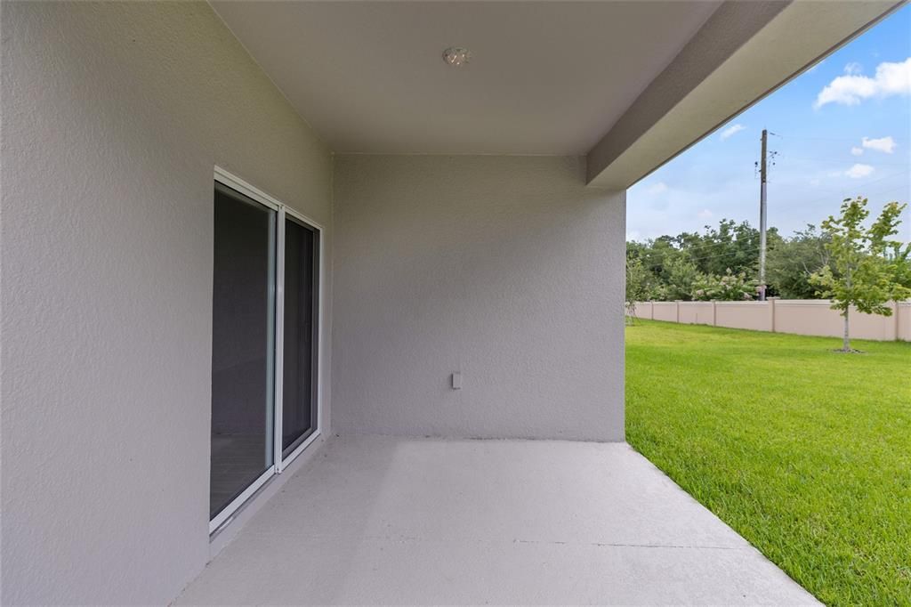 For Sale: $359,000 (4 beds, 2 baths, 1959 Square Feet)