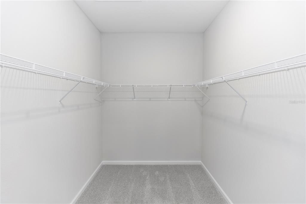 For Sale: $359,000 (4 beds, 2 baths, 1959 Square Feet)