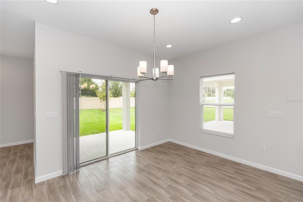 For Sale: $359,000 (4 beds, 2 baths, 1959 Square Feet)