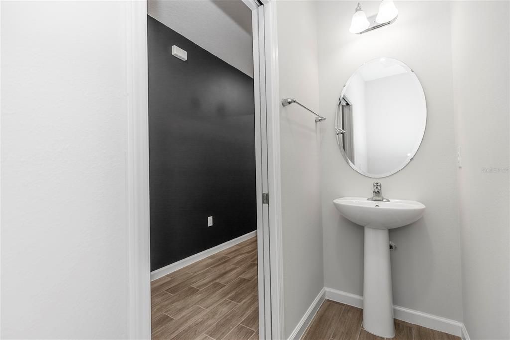 For Sale: $359,000 (4 beds, 2 baths, 1959 Square Feet)