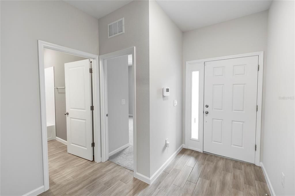 For Sale: $359,000 (4 beds, 2 baths, 1959 Square Feet)