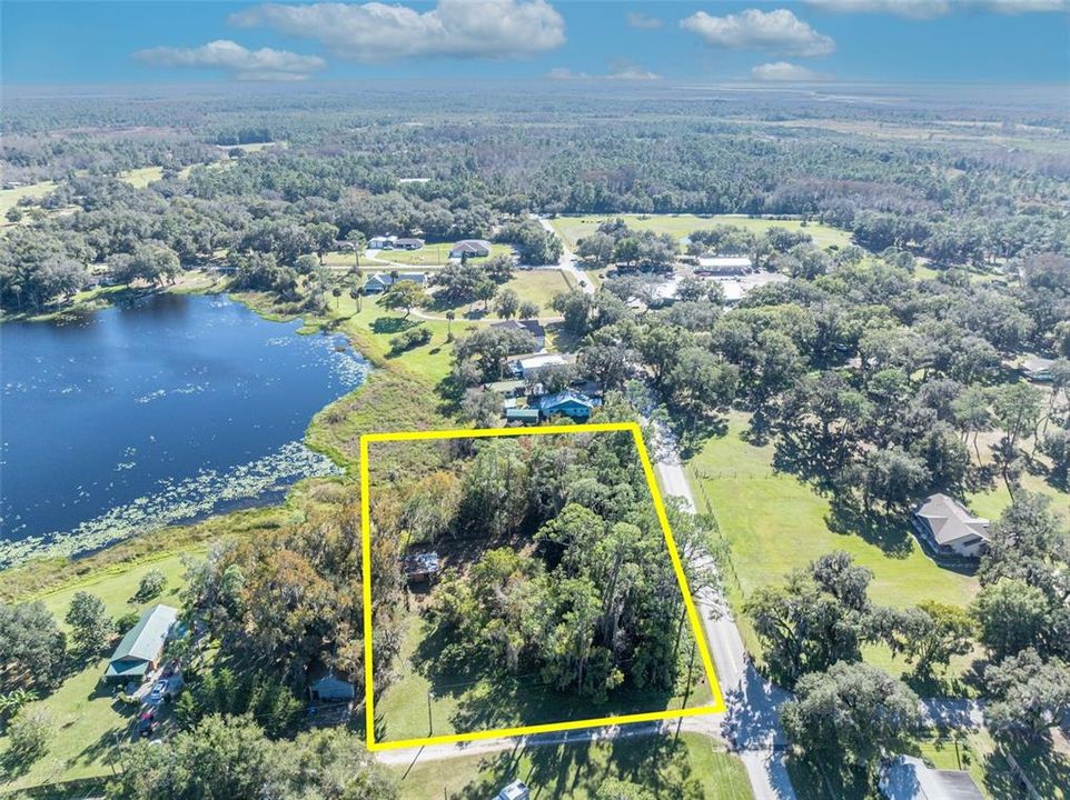 待售: $150,000 (1.56 acres)