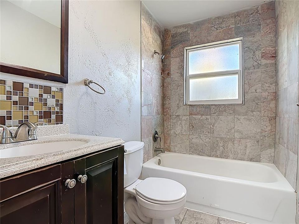 En Venta: $274,900 (3 camas, 2 baños, 1560 Pies cuadrados)