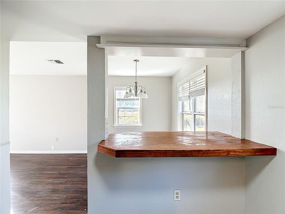 En Venta: $274,900 (3 camas, 2 baños, 1560 Pies cuadrados)