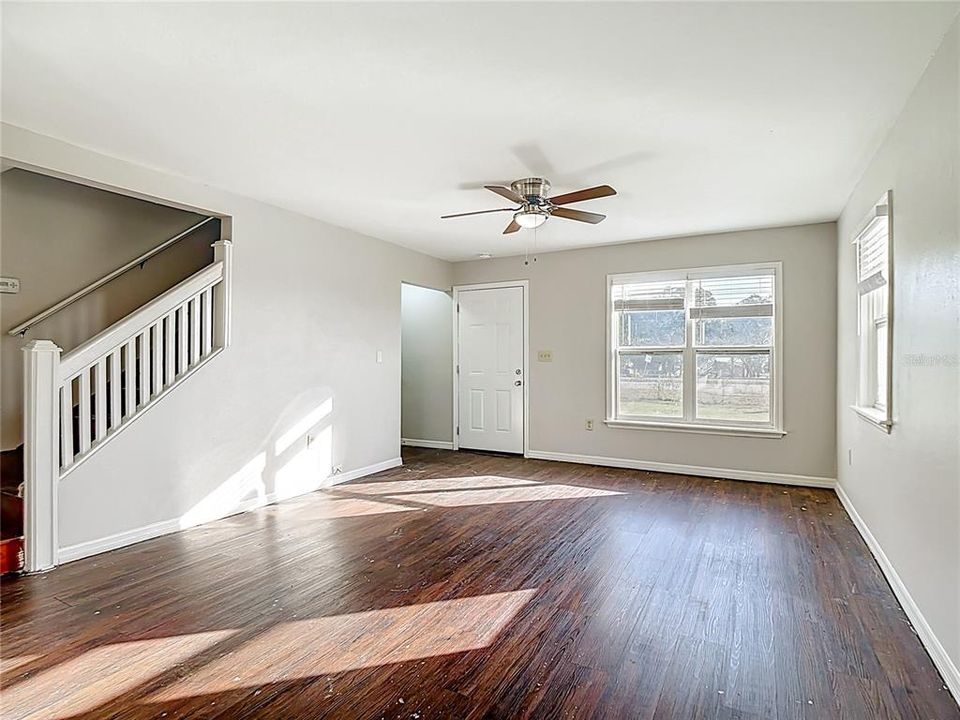 En Venta: $274,900 (3 camas, 2 baños, 1560 Pies cuadrados)