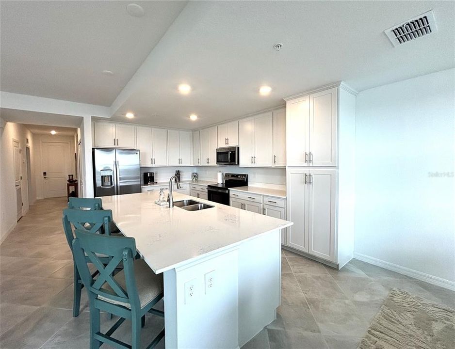 В аренду: $5,500 (2 спален, 2 ванн, 1120 Квадратных фут)