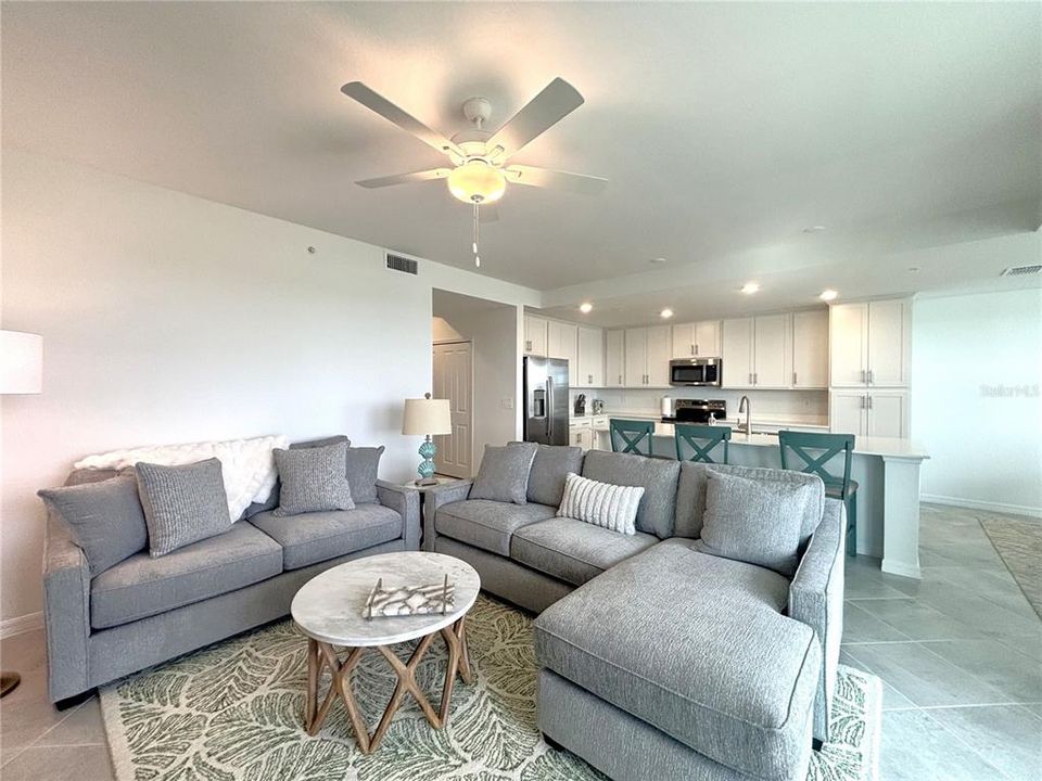 В аренду: $5,500 (2 спален, 2 ванн, 1120 Квадратных фут)