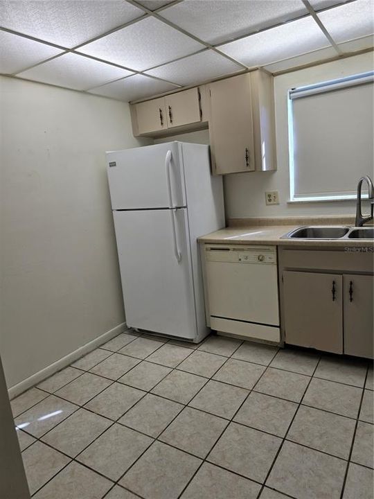 For Sale: $129,500 (2 beds, 1 baths, 760 Square Feet)
