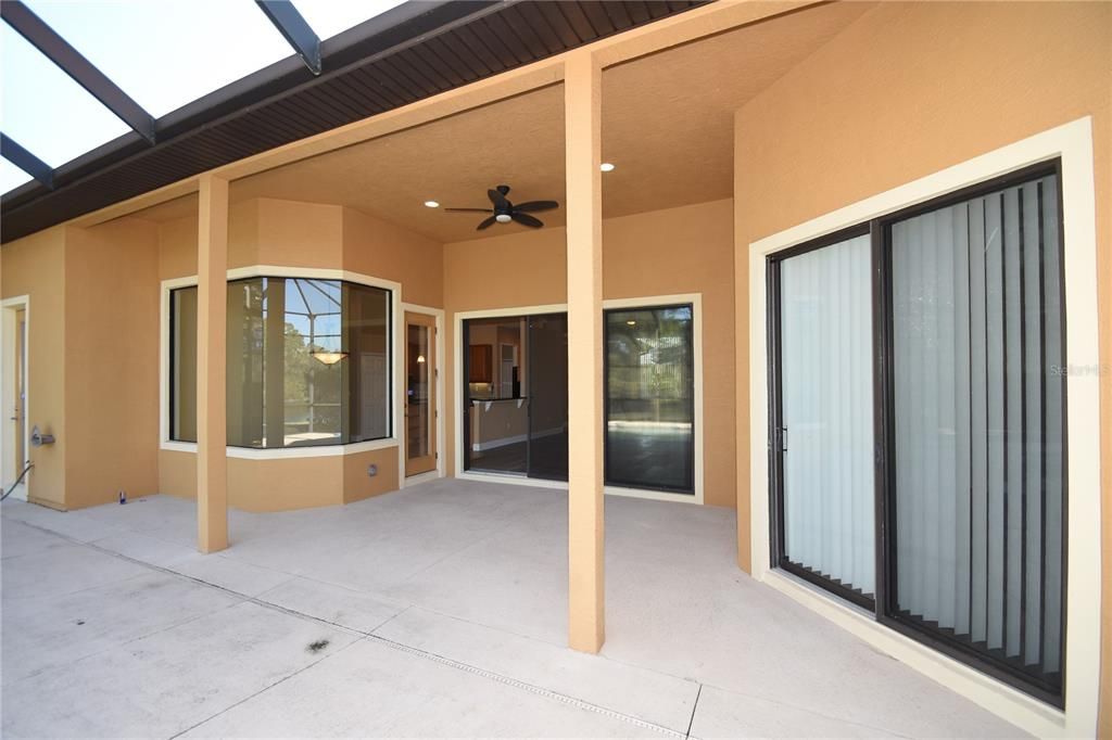 For Rent: $3,275 (3 beds, 2 baths, 2572 Square Feet)