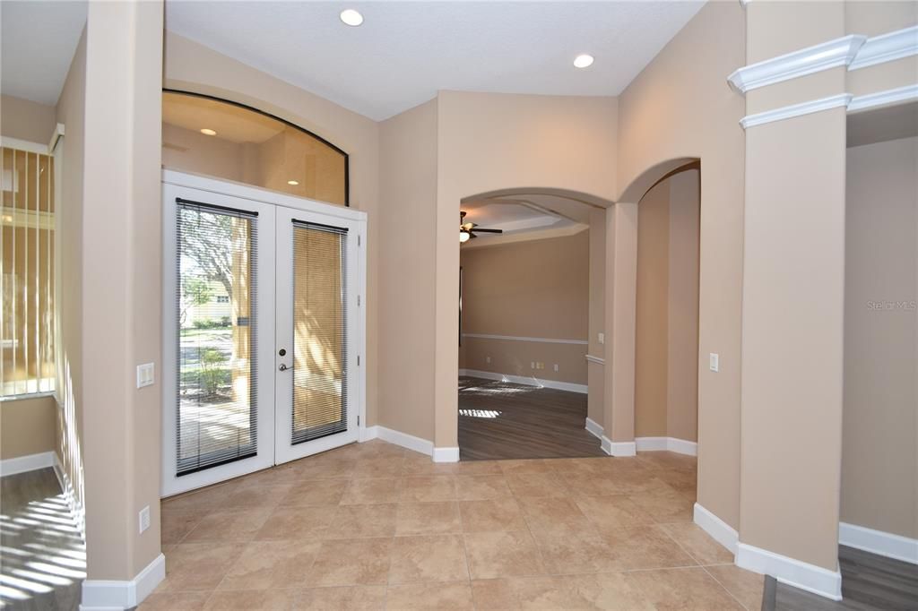 For Rent: $3,275 (3 beds, 2 baths, 2572 Square Feet)