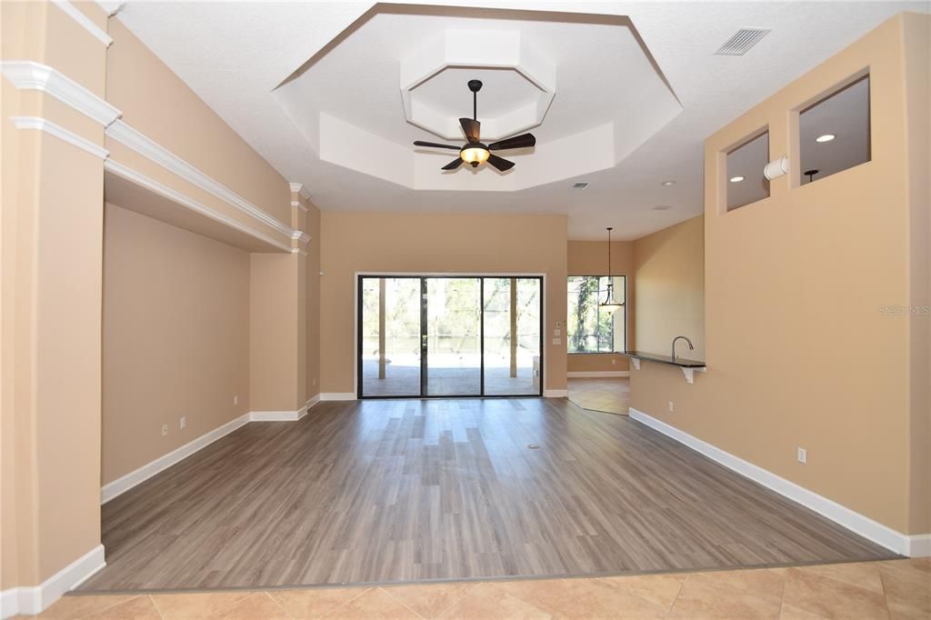 For Rent: $3,275 (3 beds, 2 baths, 2572 Square Feet)