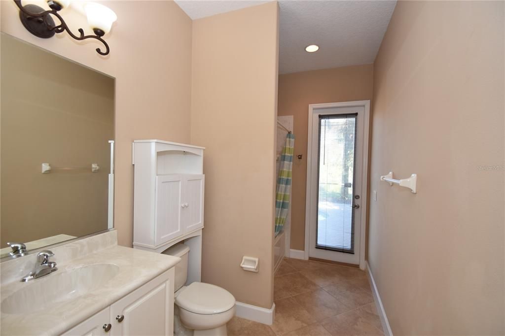 For Rent: $3,275 (3 beds, 2 baths, 2572 Square Feet)