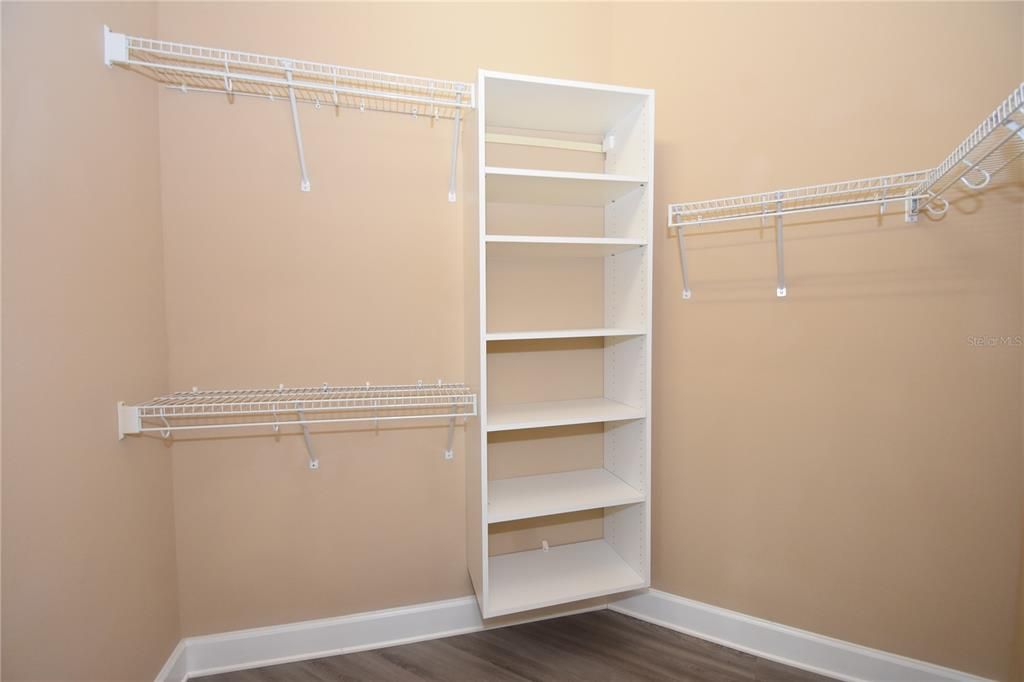 For Rent: $3,275 (3 beds, 2 baths, 2572 Square Feet)