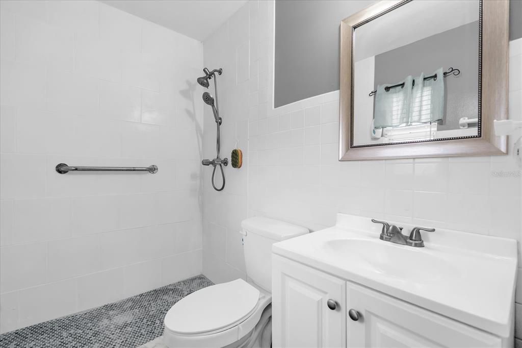 На продажу: $320,000 (3 спален, 2 ванн, 1192 Квадратных фут)