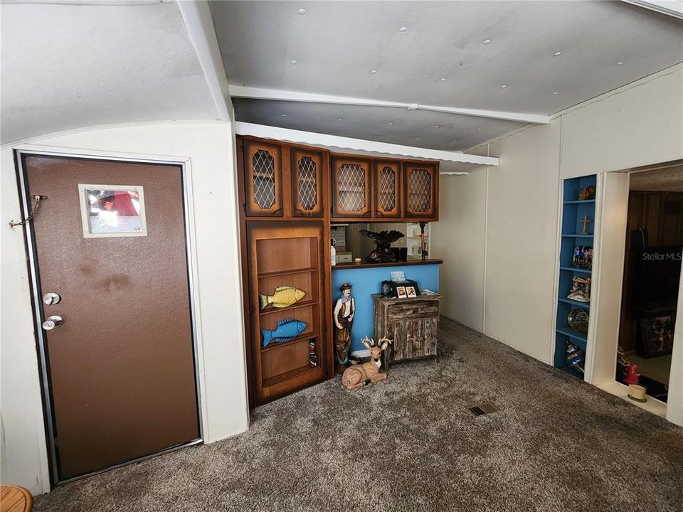 For Sale: $210,000 (3 beds, 2 baths, 1300 Square Feet)