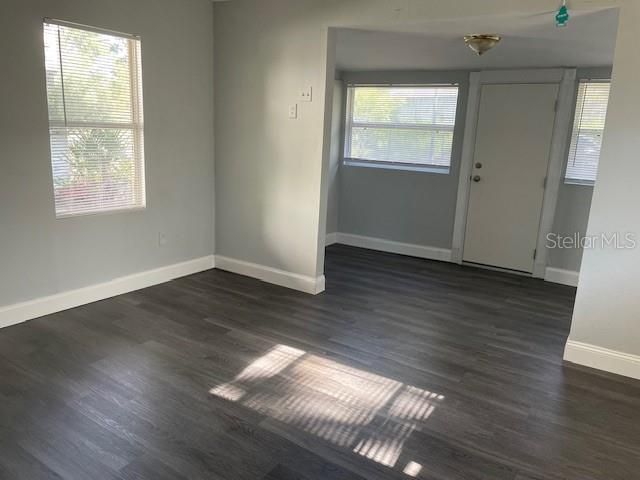 待售: $175,000 (2 贝兹, 1 浴室, 656 平方英尺)