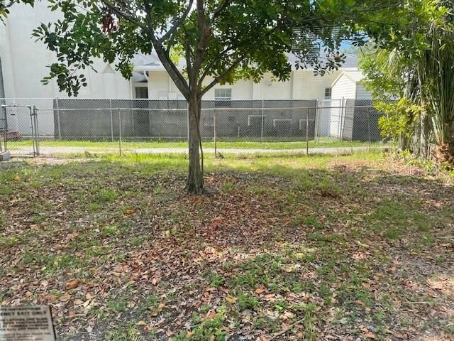 待售: $175,000 (2 贝兹, 1 浴室, 656 平方英尺)