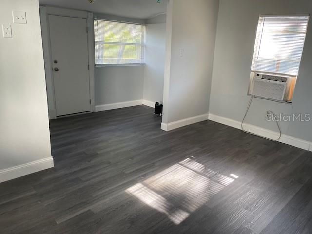 待售: $175,000 (2 贝兹, 1 浴室, 656 平方英尺)