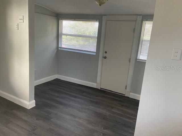 待售: $175,000 (2 贝兹, 1 浴室, 656 平方英尺)