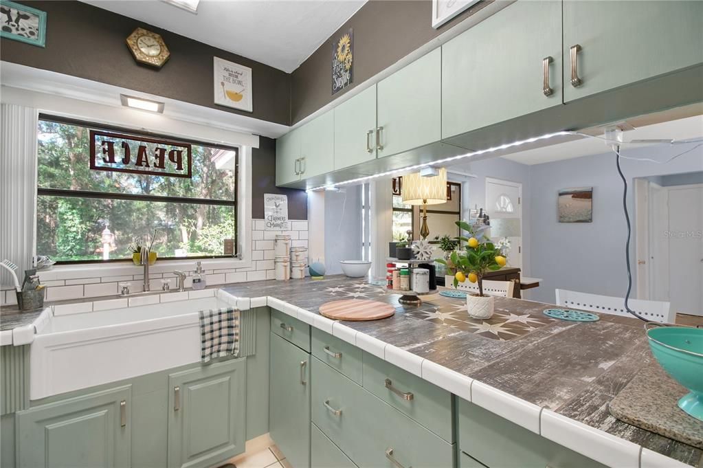 待售: $239,900 (3 贝兹, 2 浴室, 1169 平方英尺)