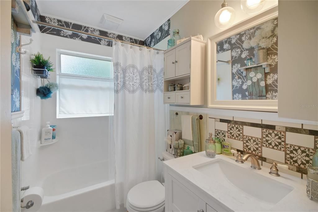 待售: $239,900 (3 贝兹, 2 浴室, 1169 平方英尺)