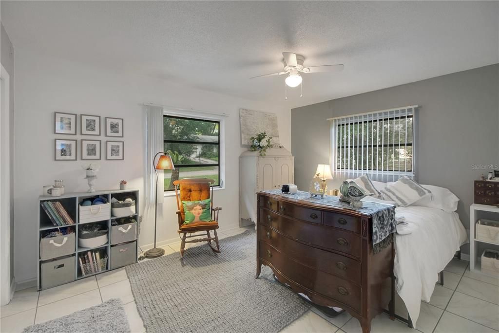 待售: $239,900 (3 贝兹, 2 浴室, 1169 平方英尺)