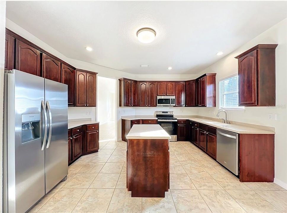 В аренду: $3,300 (4 спален, 2 ванн, 2102 Квадратных фут)