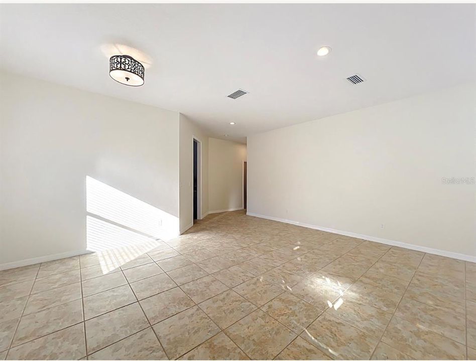 В аренду: $3,300 (4 спален, 2 ванн, 2102 Квадратных фут)