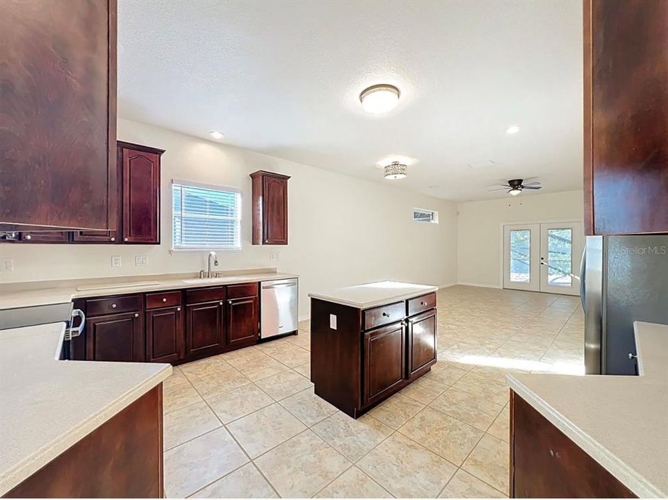 В аренду: $3,300 (4 спален, 2 ванн, 2102 Квадратных фут)