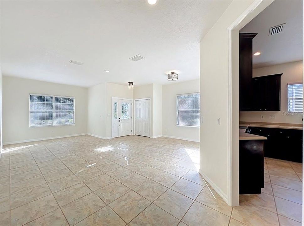 В аренду: $3,300 (4 спален, 2 ванн, 2102 Квадратных фут)