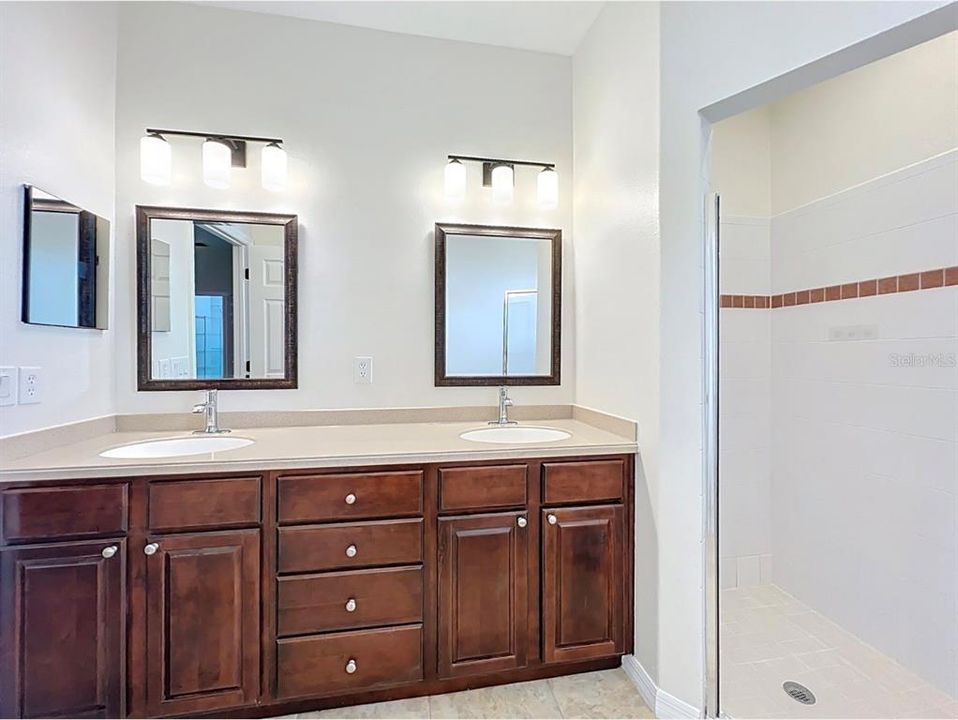 В аренду: $3,300 (4 спален, 2 ванн, 2102 Квадратных фут)