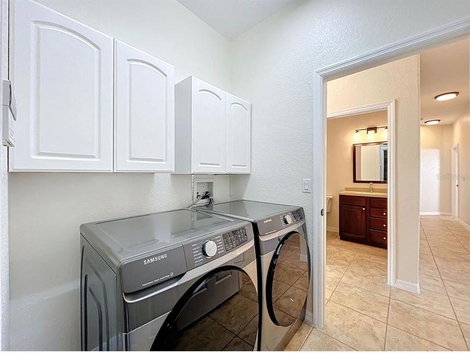 В аренду: $3,300 (4 спален, 2 ванн, 2102 Квадратных фут)