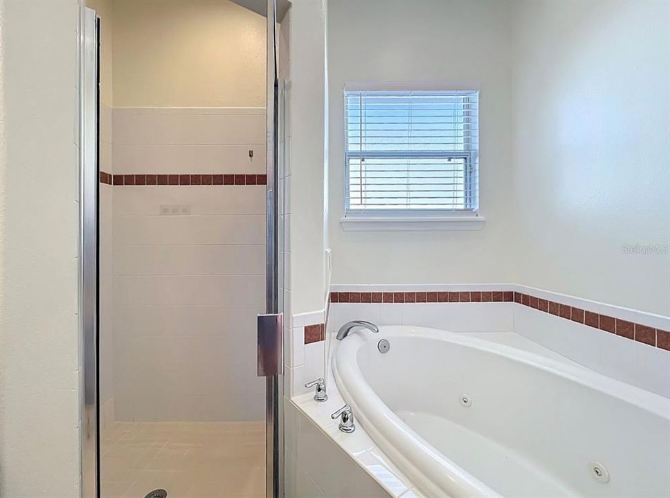 В аренду: $3,300 (4 спален, 2 ванн, 2102 Квадратных фут)