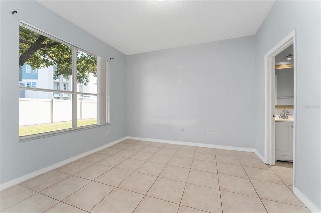 For Rent: $2,000 (3 beds, 2 baths, 1138 Square Feet)