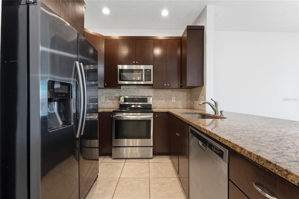For Rent: $2,000 (3 beds, 2 baths, 1138 Square Feet)