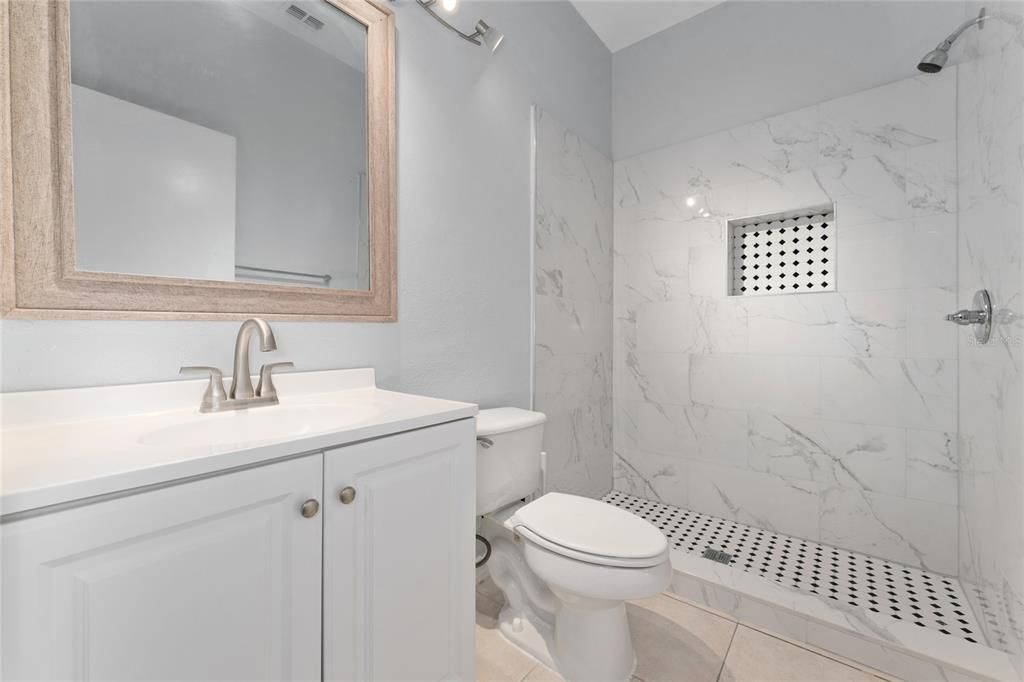 For Rent: $2,000 (3 beds, 2 baths, 1138 Square Feet)