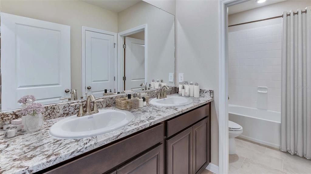 For Rent: $3,195 (4 beds, 3 baths, 3202 Square Feet)