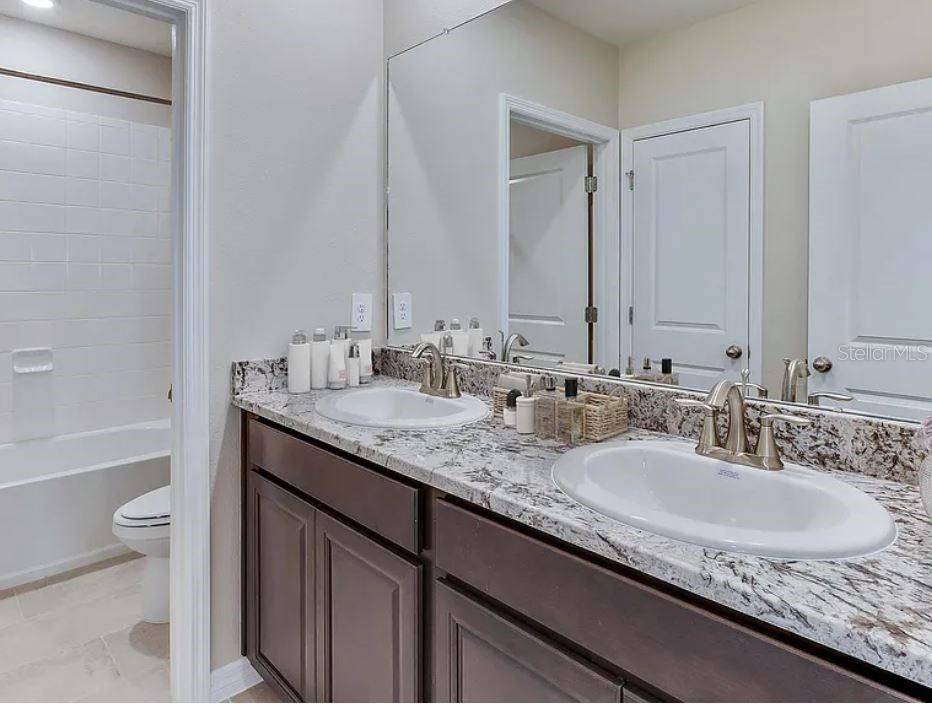 For Rent: $3,195 (4 beds, 3 baths, 3202 Square Feet)