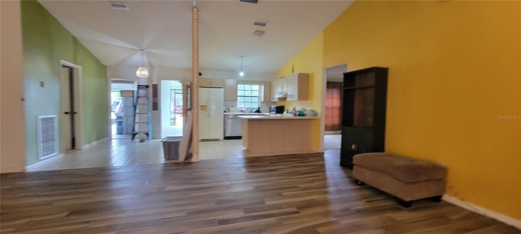 待售: $295,000 (3 贝兹, 2 浴室, 1817 平方英尺)